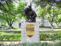 李向群